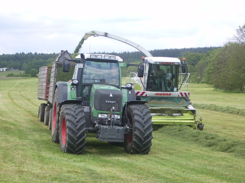 Claas Jaguar 900 mit Fendt Vario 926 TMS 02.jpg